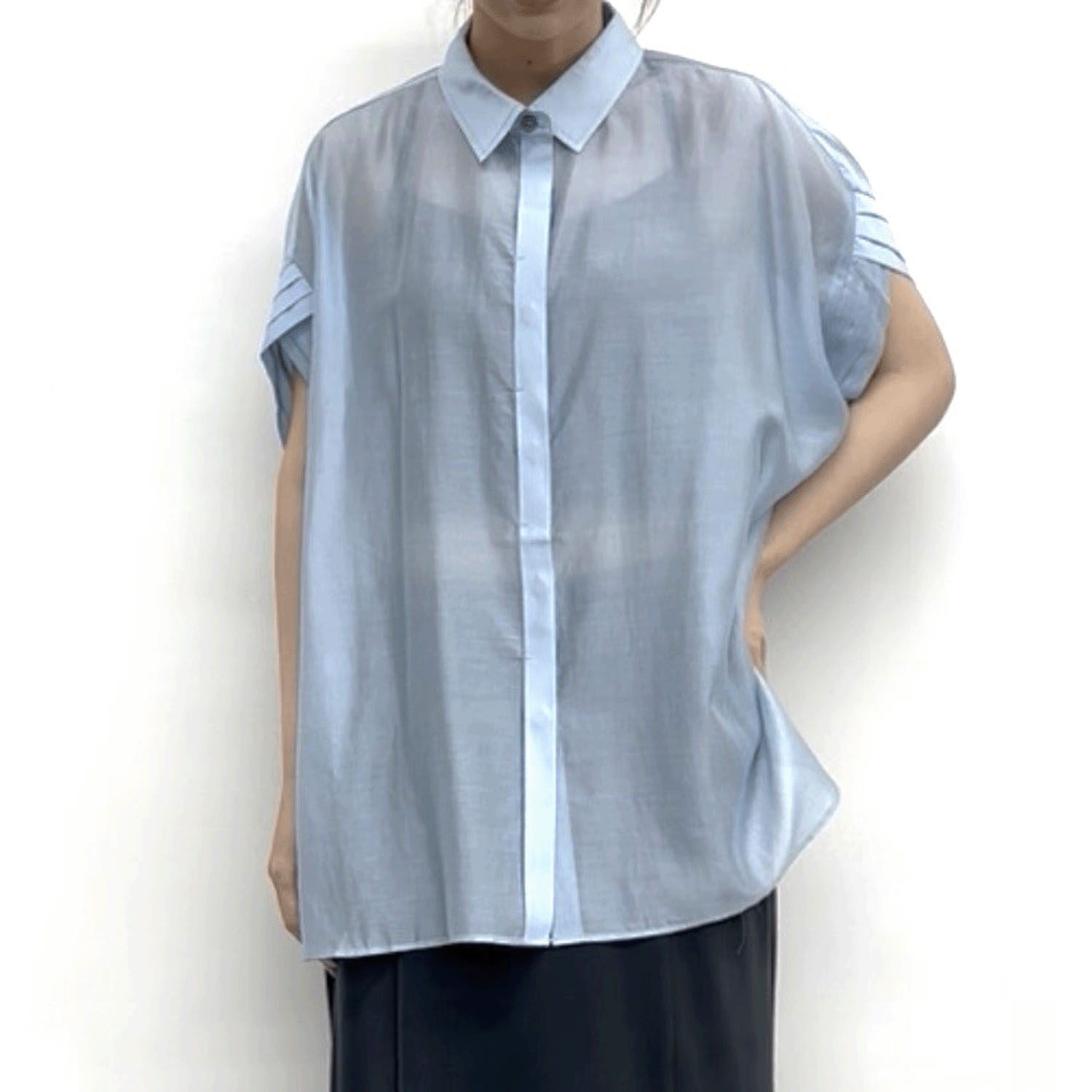 cloche シアーブラウス