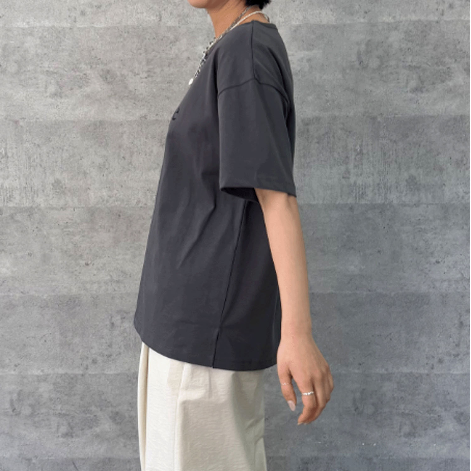 Anna Kerry ロゴTシャツ - 画像2