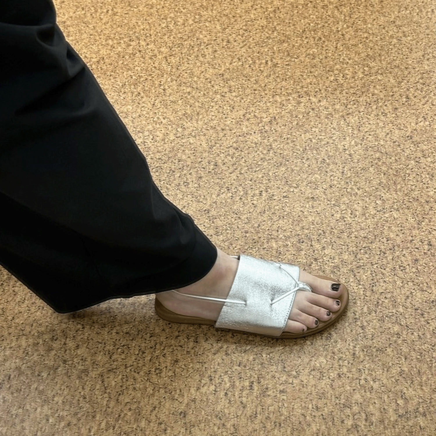 BARI トングサンダル - 画像3