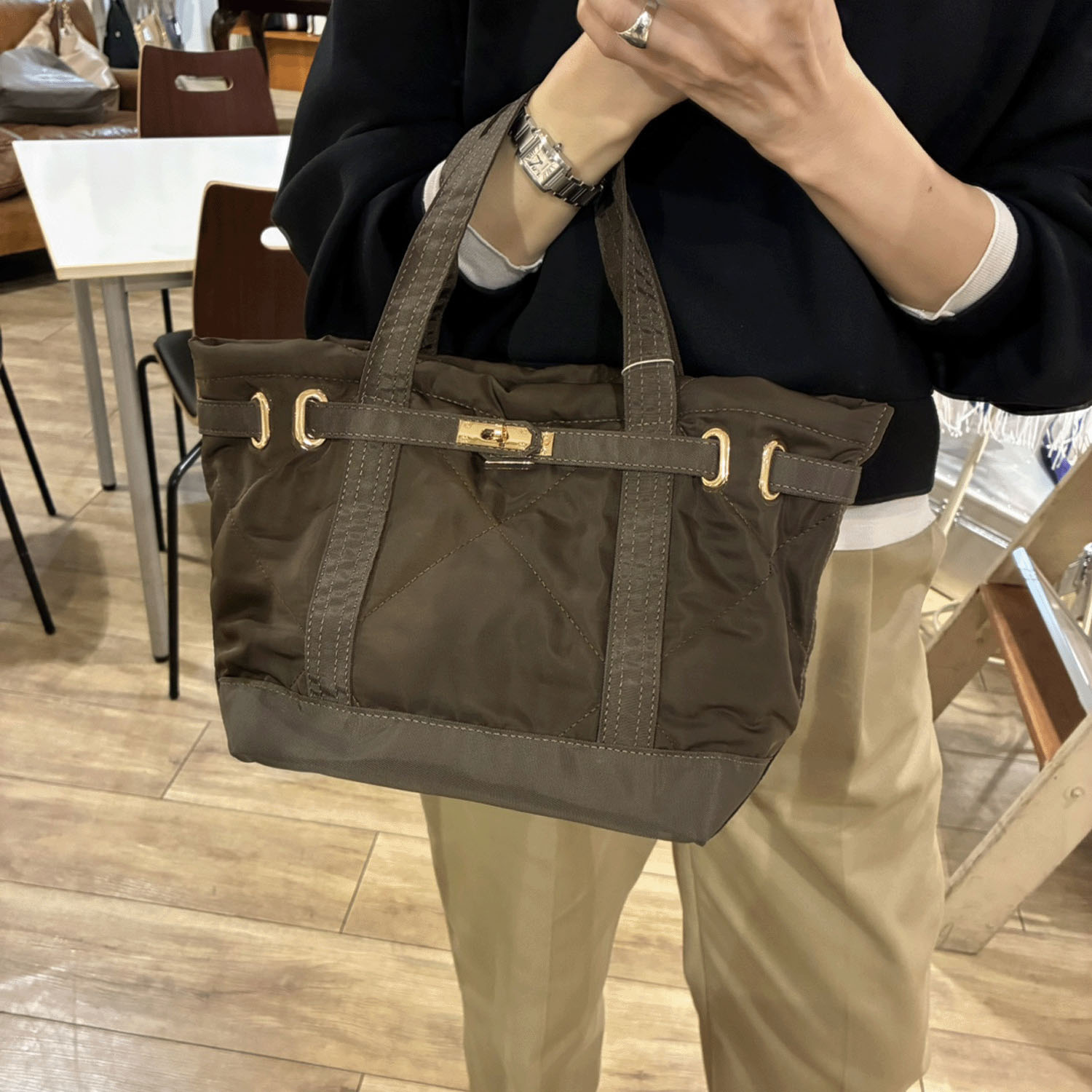 cachecache ナイロンキルティングトートヒネリ使いM - 画像4