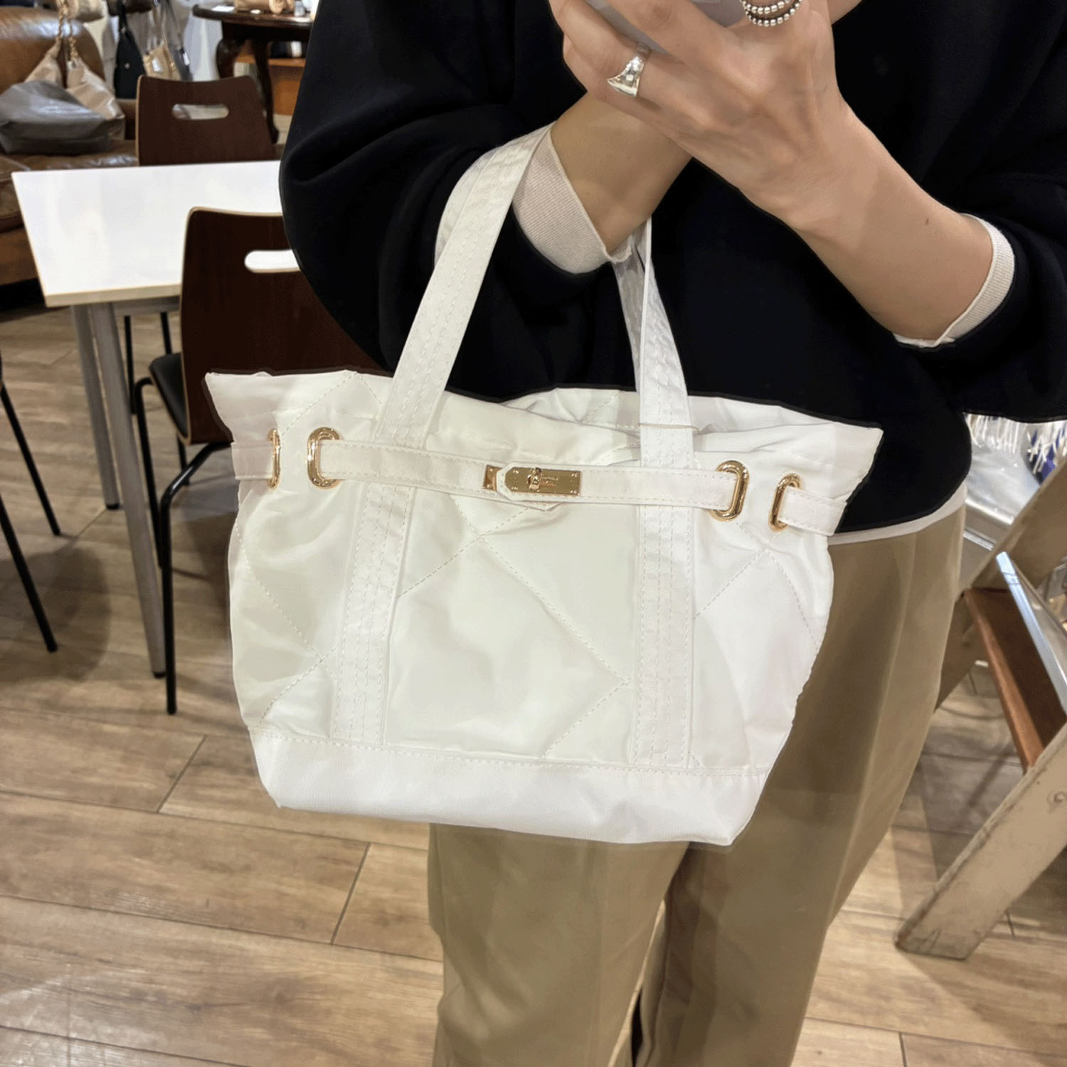 cachecache ナイロンキルティングトートヒネリ使いM