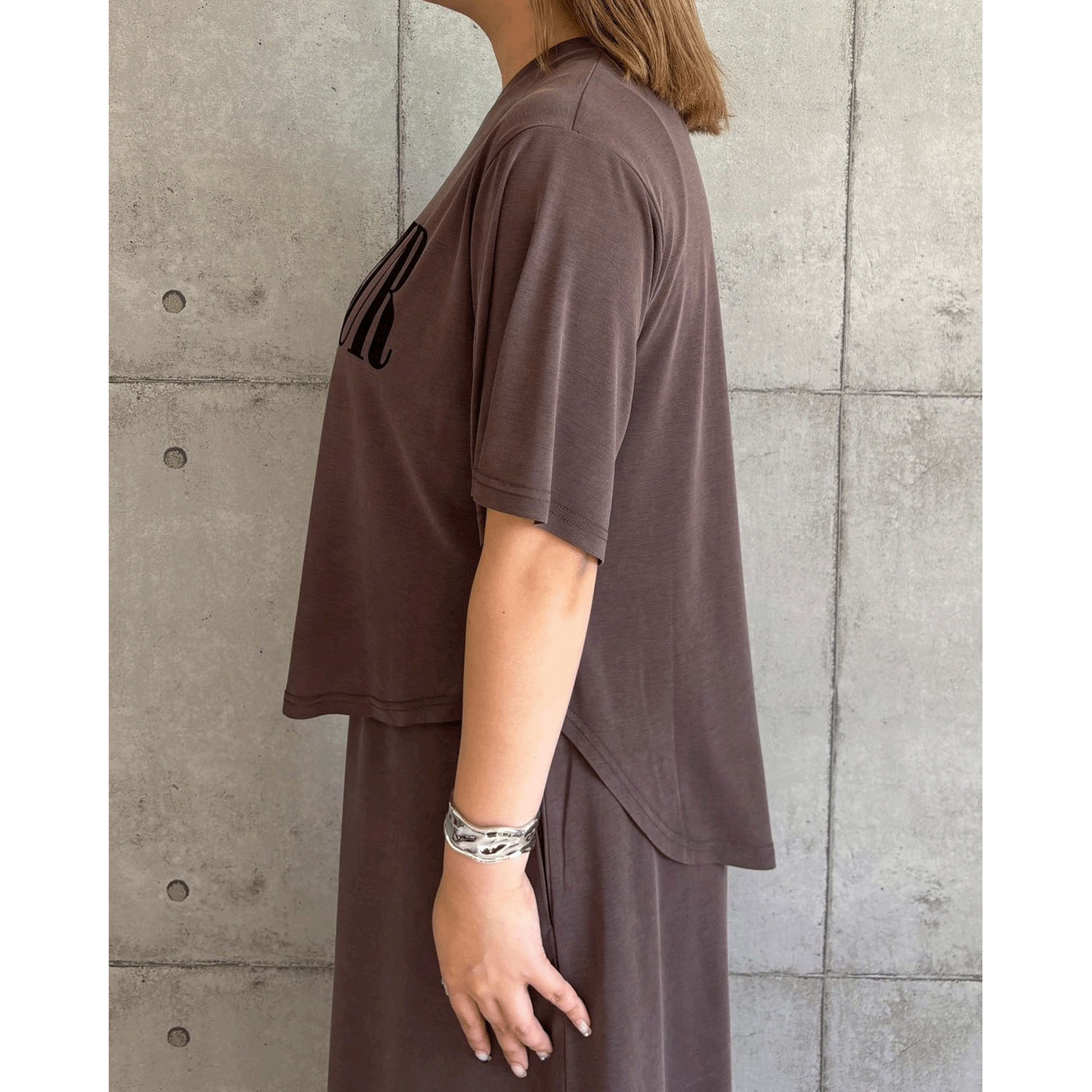 【InstaLive】ROSIEE ソフトな風合いフロッキープリントTシャツ - 画像7