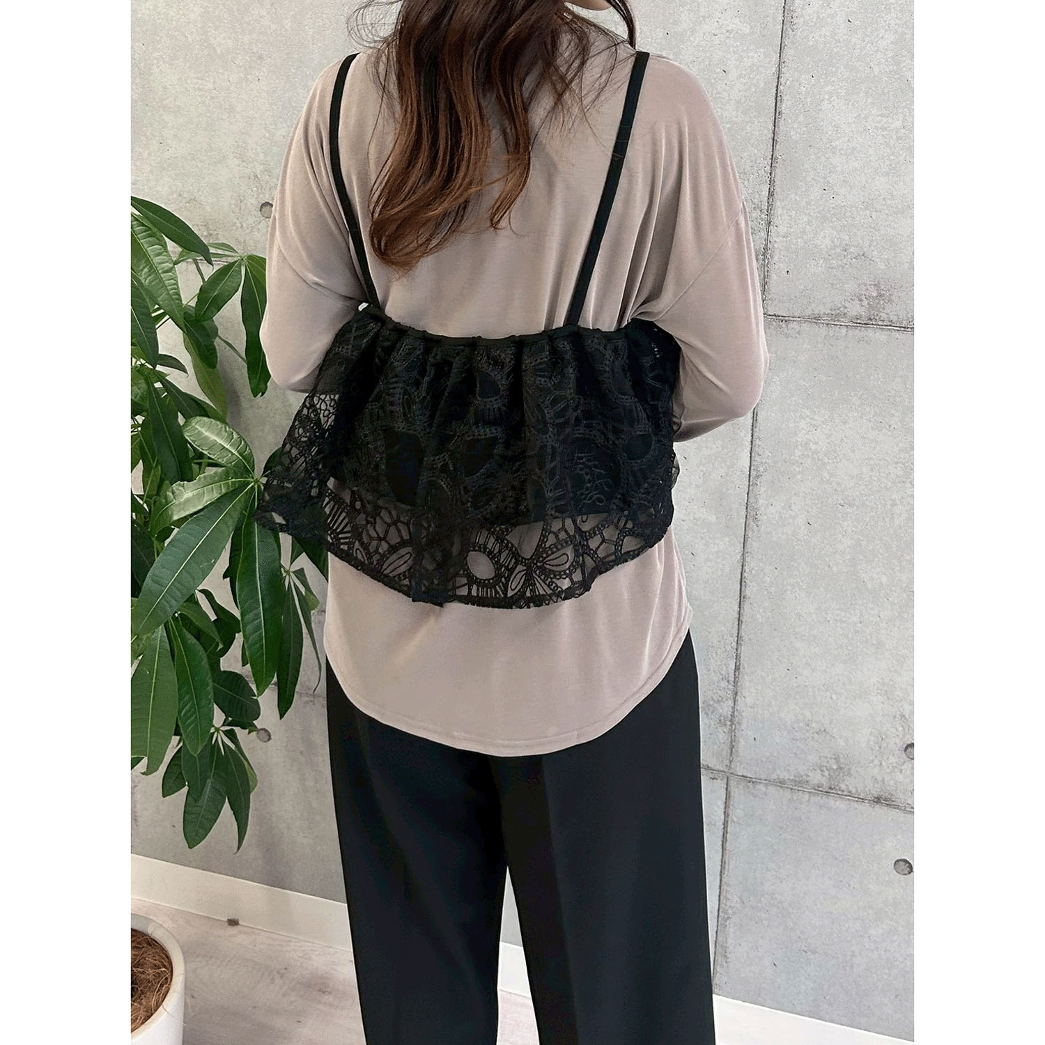 ROSIEE ソフトな風合いフロッキープリントTシャツ - 画像19