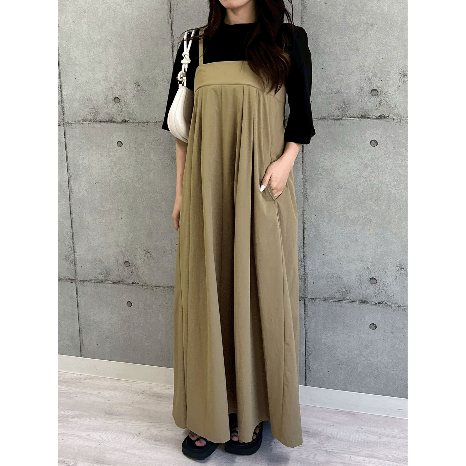 ROSIEE ロゴ刺繍5分袖トップス - 画像9