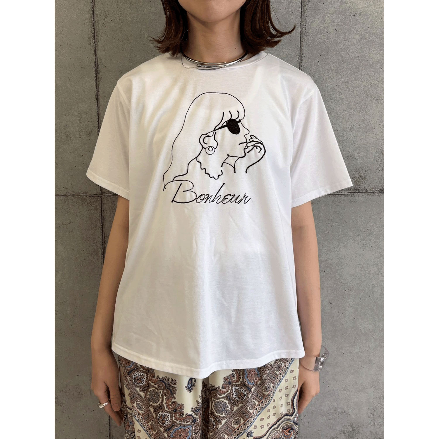 ROSIEE 女の子柄コード刺繍Tシャツ - 画像3