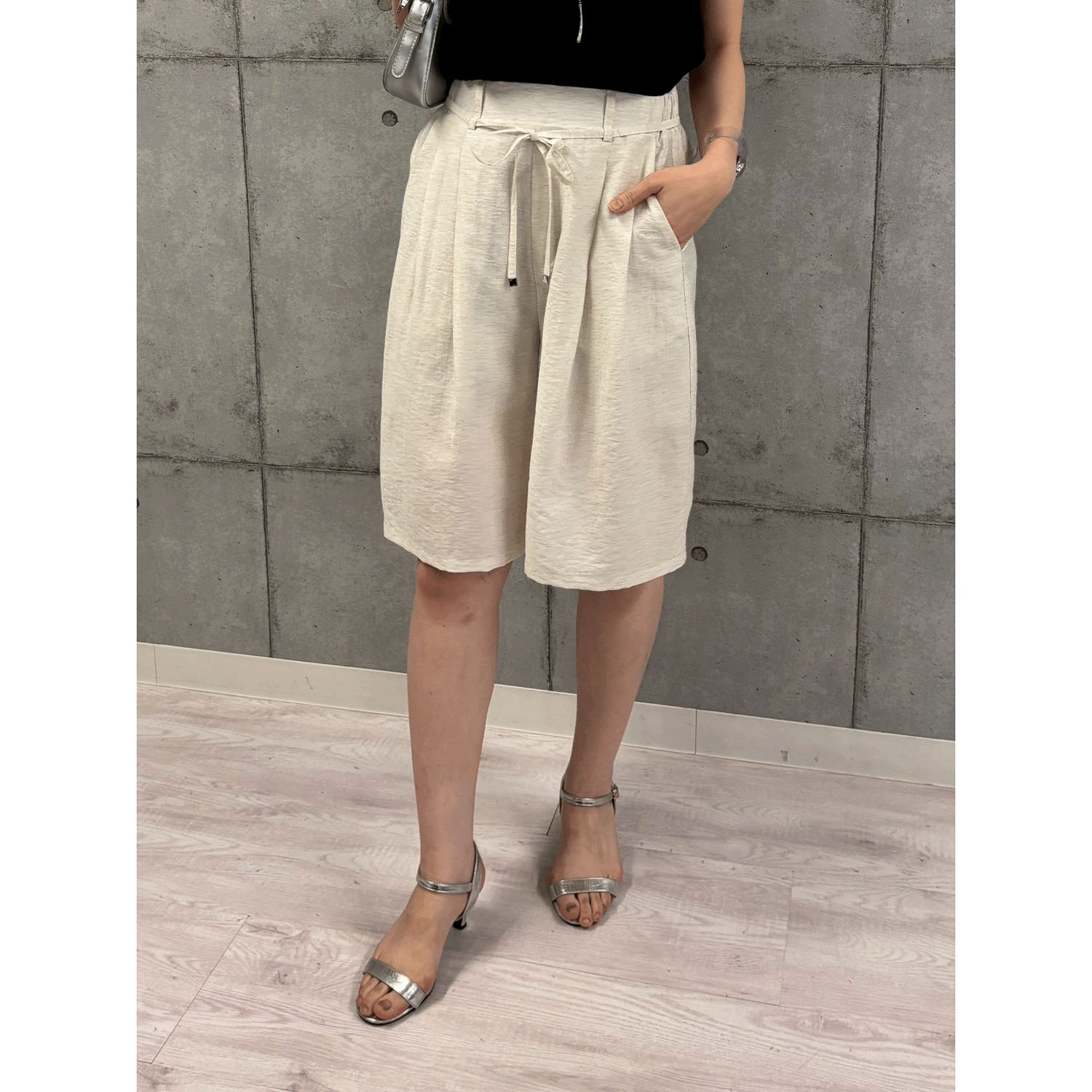 ROSIEE リラックスショートパンツ - 画像1