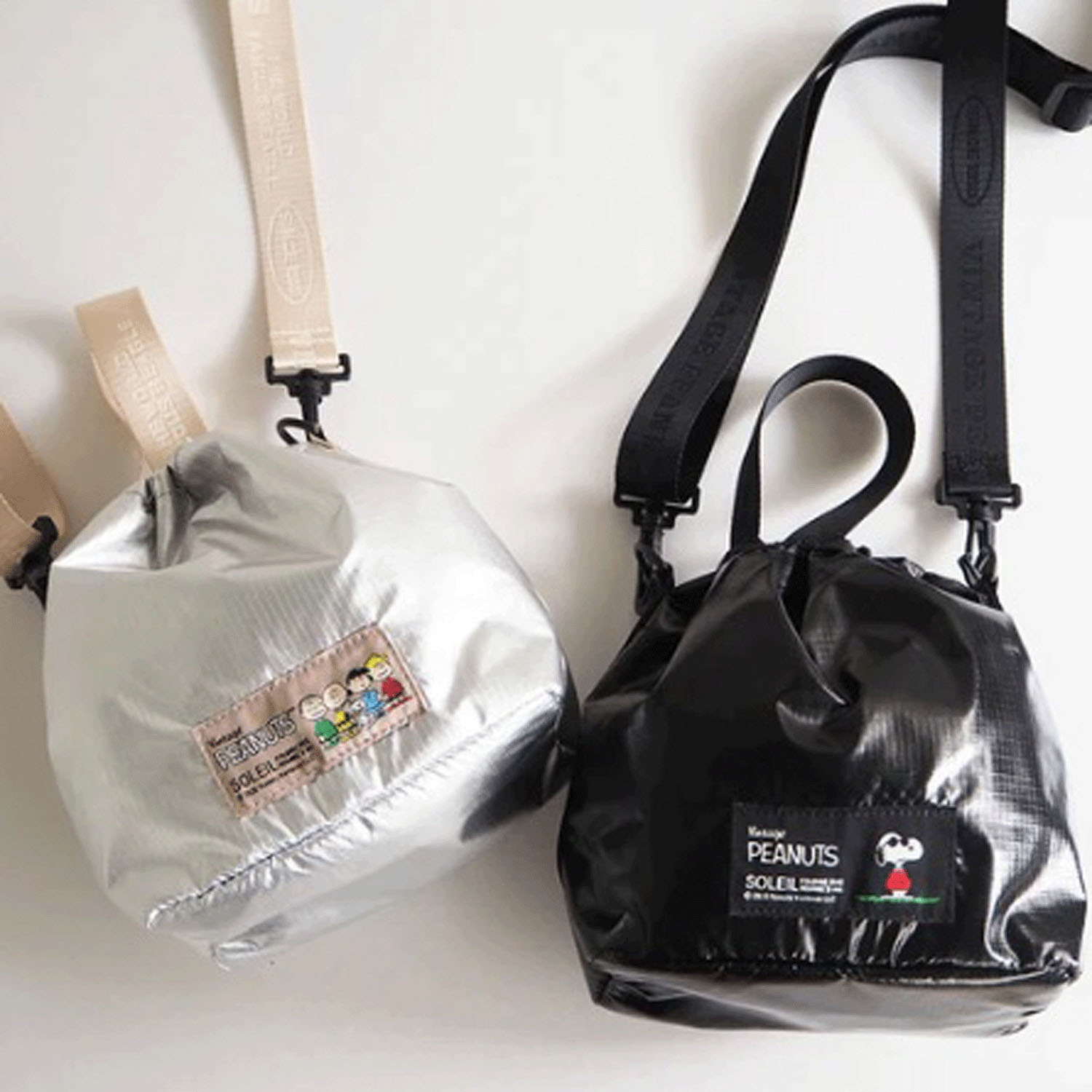 スヌーピー SOLEIL 撥水ショルダー （PEANUTS） SILVER - 画像2