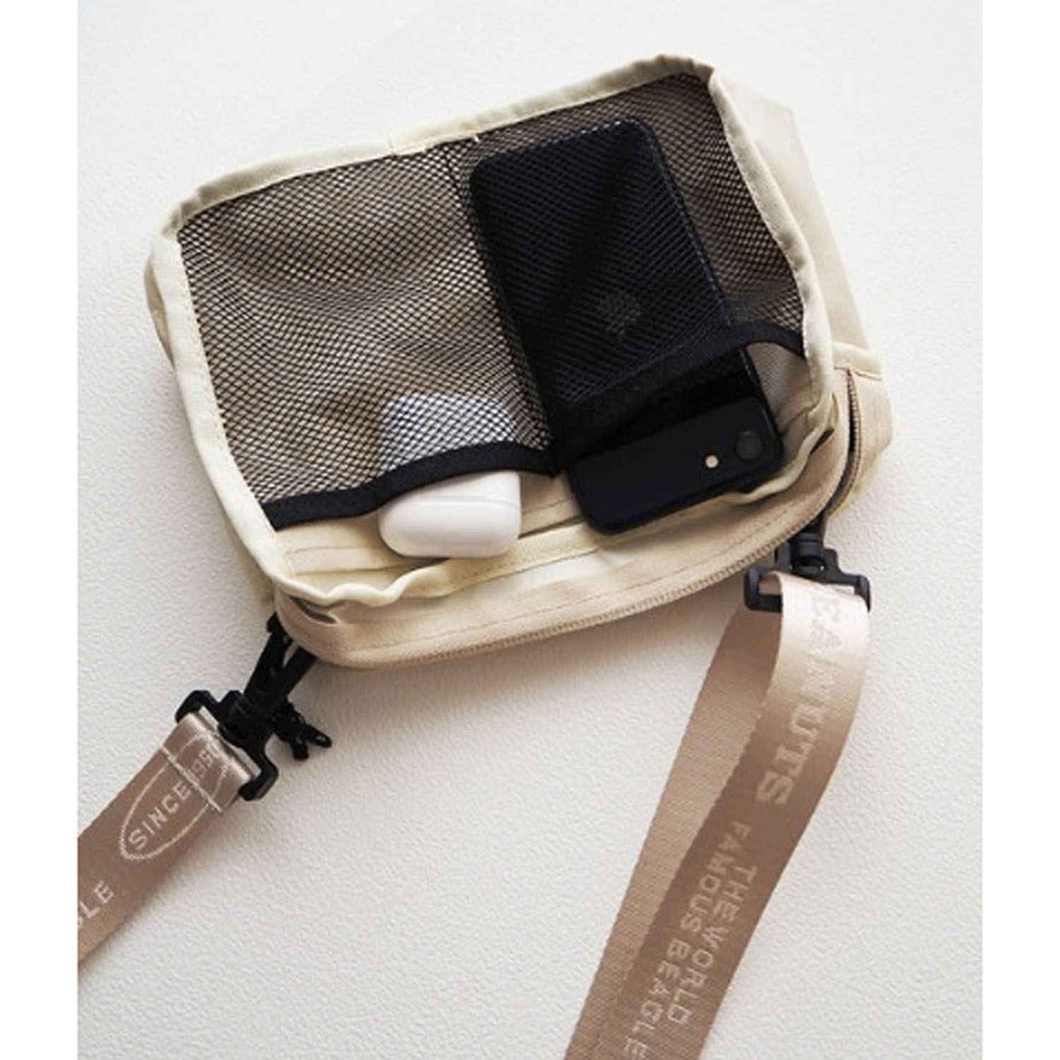 スヌーピー（PEANUTS） SOLEIL ミニショルダー LIGHT BEIGE - 画像2