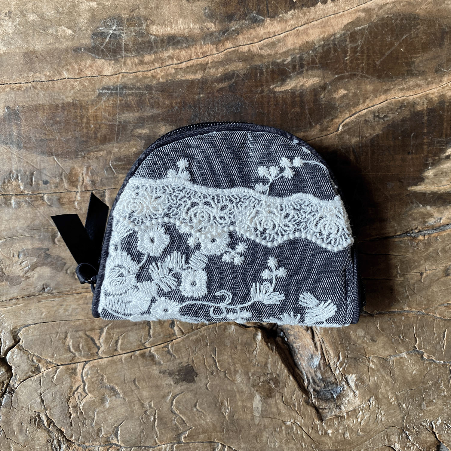 マリアベージュブラック  アクセサリーポーチ - 画像1