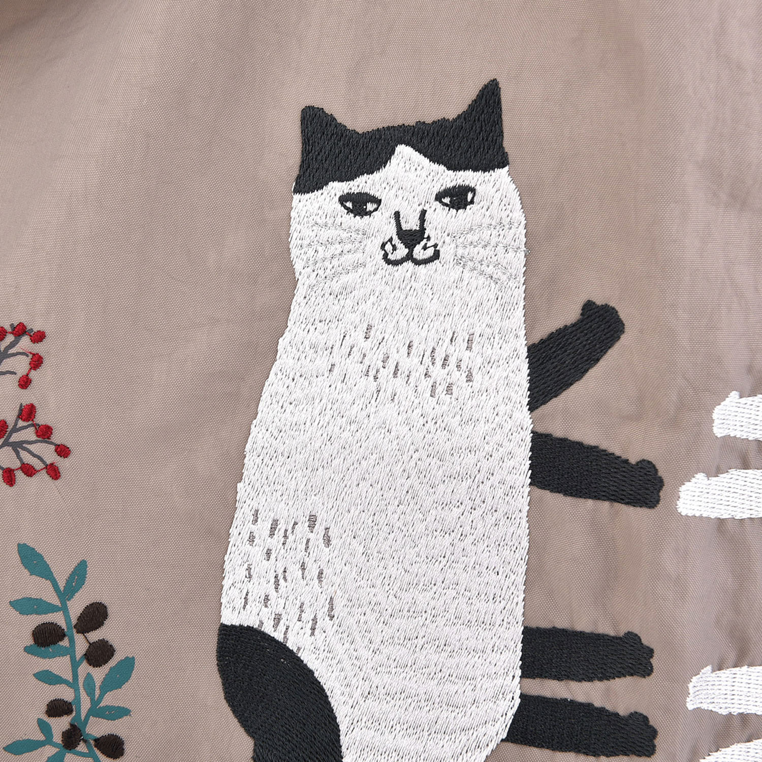 撥水加工刺繍ワッシャーバッグ L なごなごさん柄 - 画像5