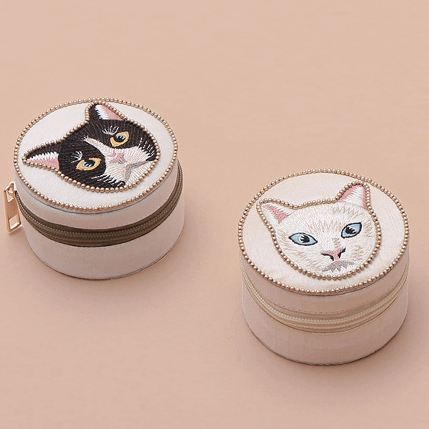 キャット刺繍 ラウンドケース